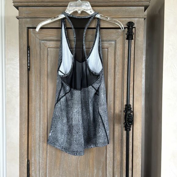 Lululemon Wild And Free Tank Fall Net White Black / Black size 8 - Picture 10 of 13